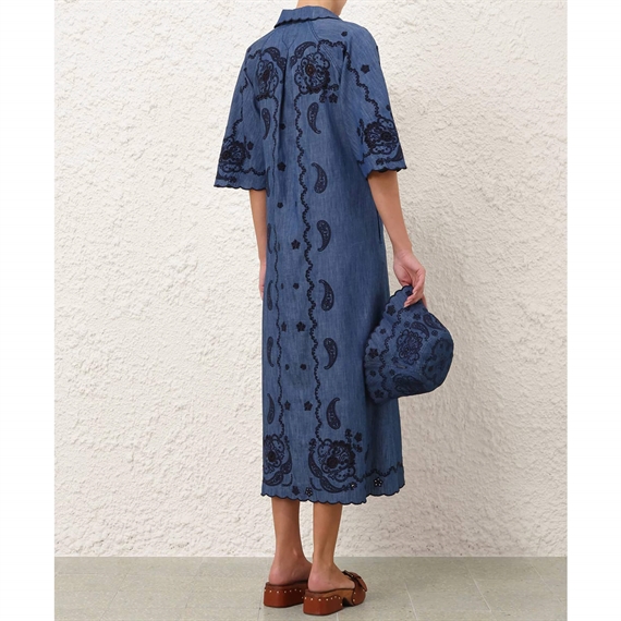 Zimmermann Aster Embroidered Denim Midi Kjole, Railway Blue